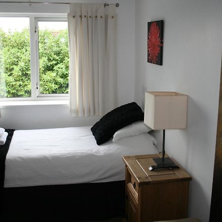 The Leaking Well Bed & Breakfast Dunhampton Exterior foto