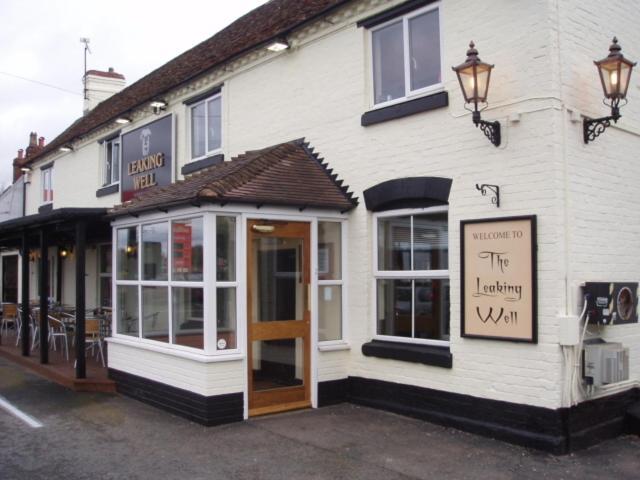 The Leaking Well Bed & Breakfast Dunhampton Exterior foto