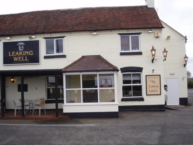The Leaking Well Bed & Breakfast Dunhampton Exterior foto